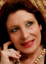 סגל קורינה, משפטנית ,מהנדסת מבנים, אדריכלית  ד\